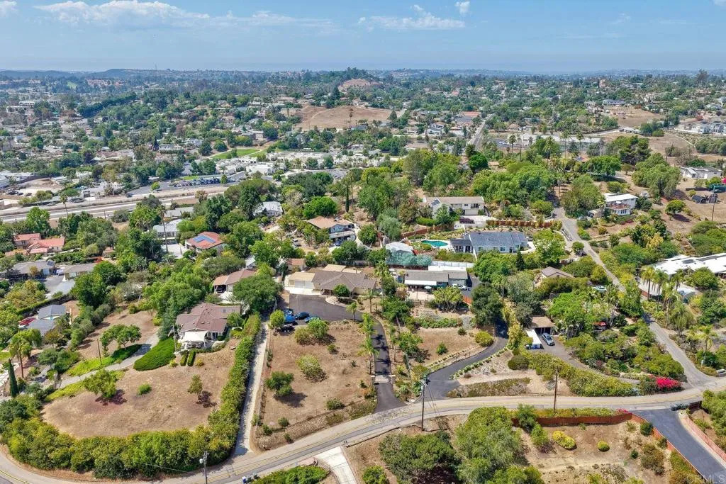 https://cdn.realtyfeed.com/cdn/127/306537510/173d727e1036c00f24cec72a6a50a3b2.webp