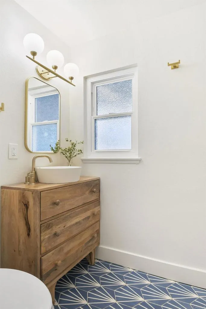 https://cdn.realtyfeed.com/cdn/127/306537552/5eaf2523e75f1701c17bc4d392759e13.webp