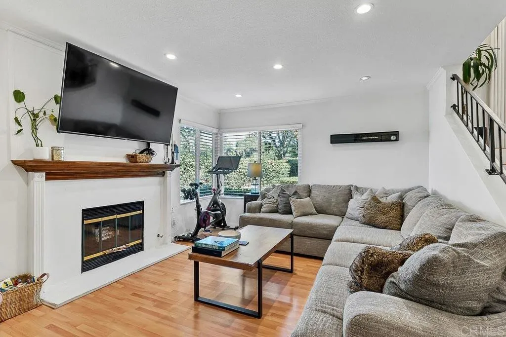 https://cdn.realtyfeed.com/cdn/127/306537556/2f55c8dc443767b5a97575c60ddd2ffc.webp