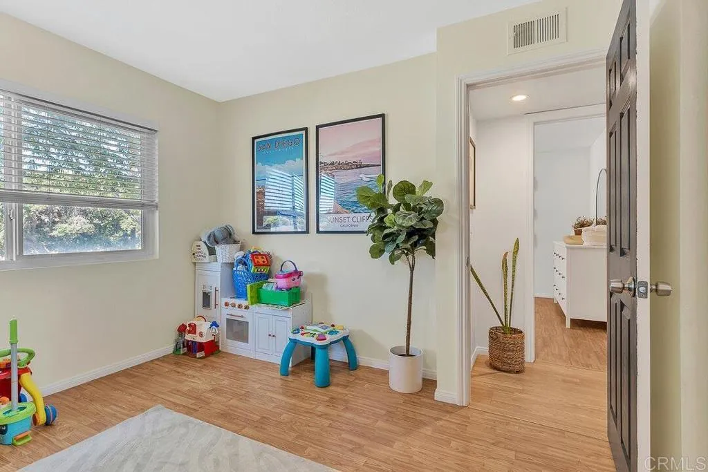 https://cdn.realtyfeed.com/cdn/127/306537556/75570171ef669a2acbef7b490a9ddb3e.webp