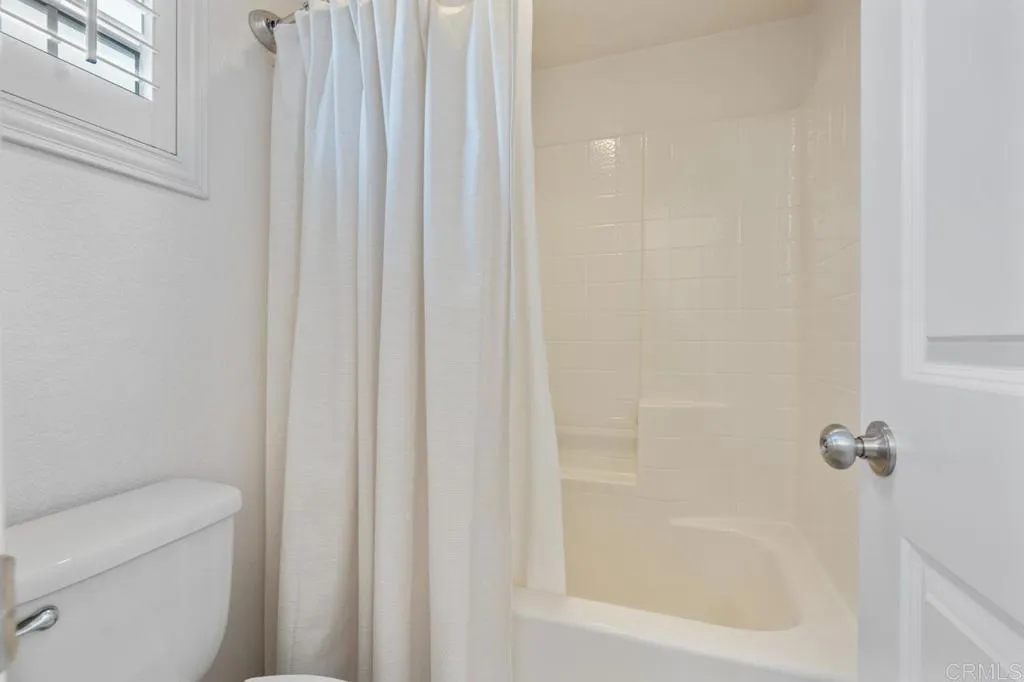 https://cdn.realtyfeed.com/cdn/127/306537579/125d7ec4ad85087893a25a9f599ce8f7.webp