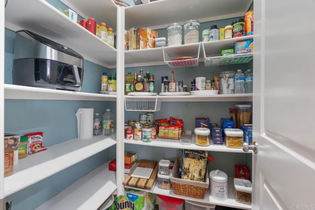 https://cdn.realtyfeed.com/cdn/127/306537579/b50f7871edeebd08c5a3aad9dcc0d27c.webp