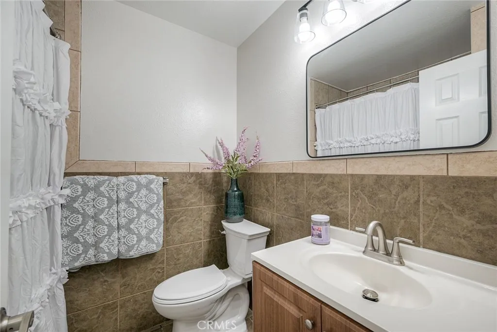 https://cdn.realtyfeed.com/cdn/127/306537620/c0c4e46578465afad876c2651a439995.webp