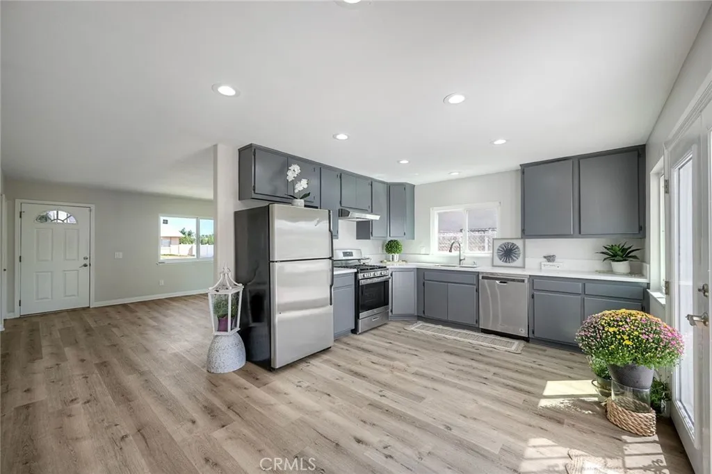https://cdn.realtyfeed.com/cdn/127/306537620/cbfdf2ba4ccf7166d9700d5502c12f2e.webp