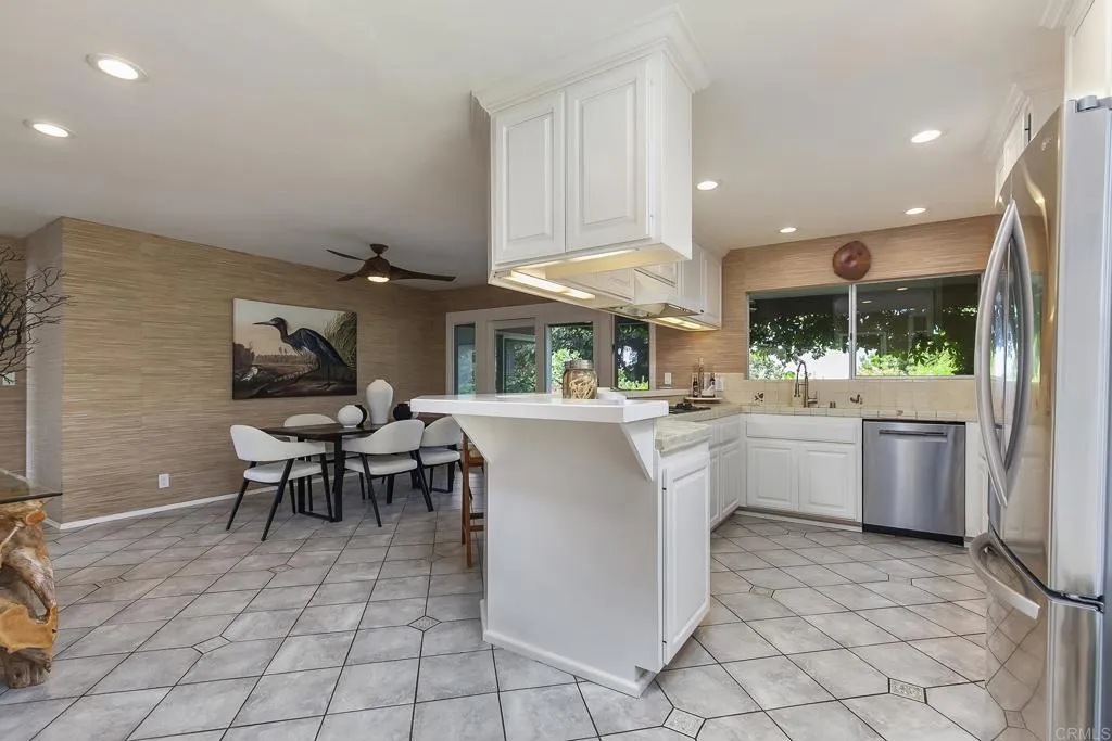 https://cdn.realtyfeed.com/cdn/127/306537750/cfb703988fcd8b2094611e1f72d98d25.webp