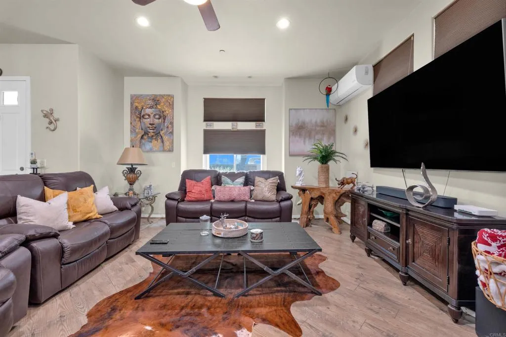 https://cdn.realtyfeed.com/cdn/127/306537780/45dbf4a8668a2d8338d844ffddc6a8e5.webp