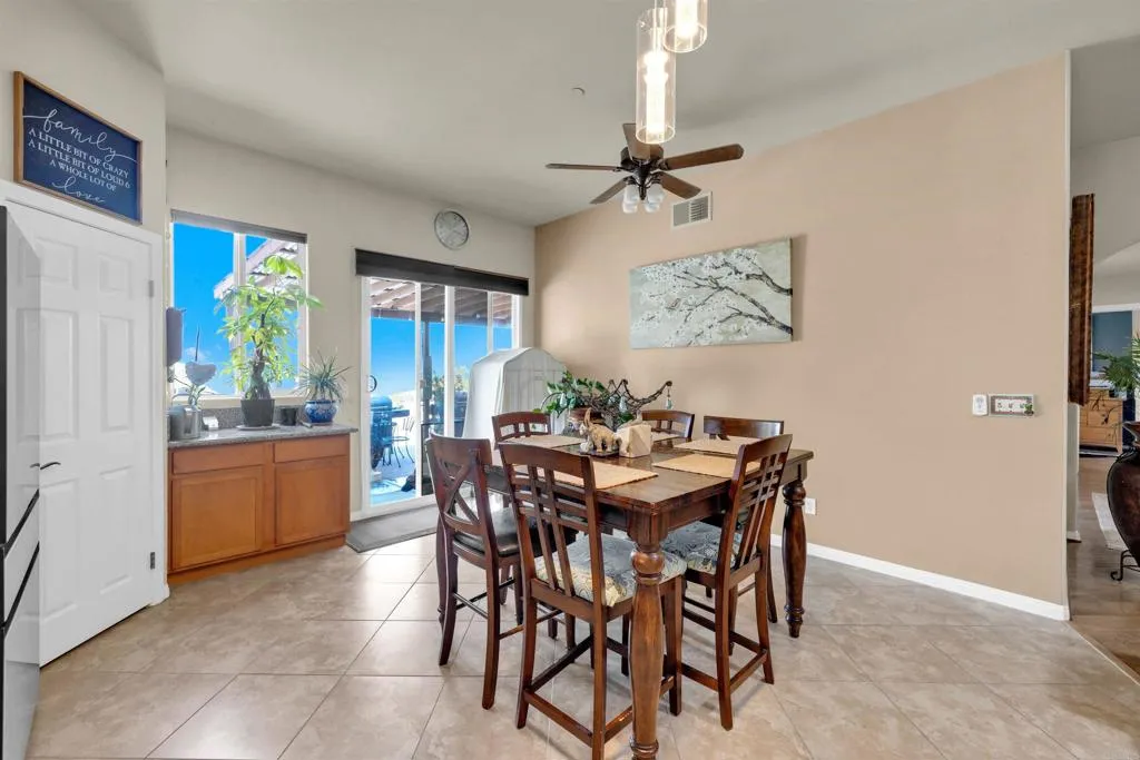 https://cdn.realtyfeed.com/cdn/127/306537780/8cf69ad1bff372776c5e17c8bd544fce.webp