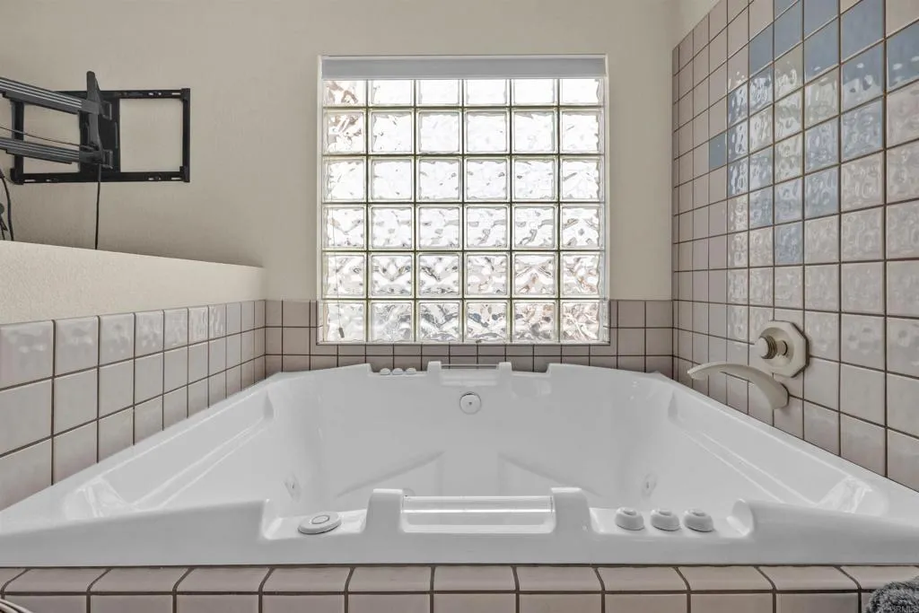 https://cdn.realtyfeed.com/cdn/127/306537797/35320145c12eaef8664b73a68b55546c.webp