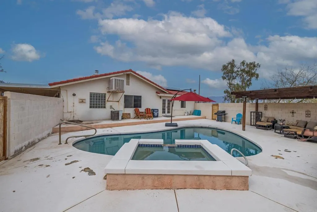 https://cdn.realtyfeed.com/cdn/127/306537797/a0c1ed41d675ee88f121bfaa9c2a1d74.webp