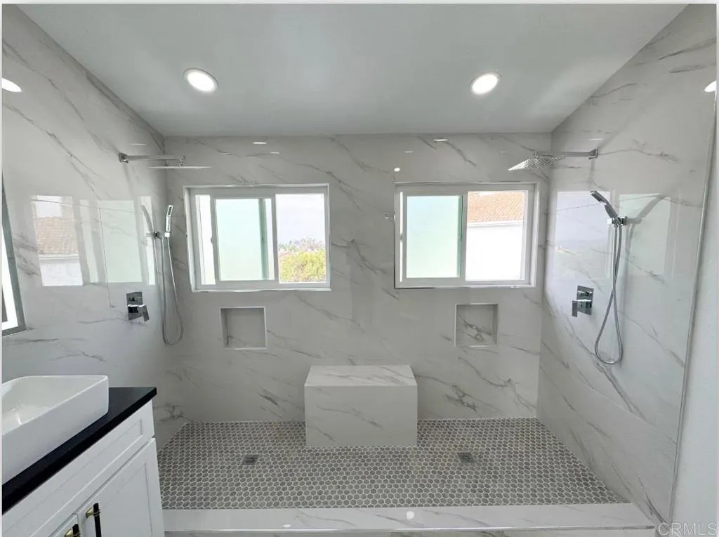 https://cdn.realtyfeed.com/cdn/127/306537812/32ef2c0fa0b7930d76f11762364f6541.webp