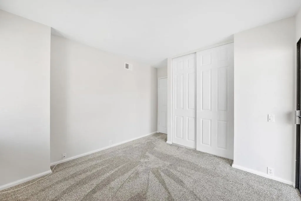 https://cdn.realtyfeed.com/cdn/127/306537824/30ae6fe72bff89f811f3ac6a3957bb32.webp