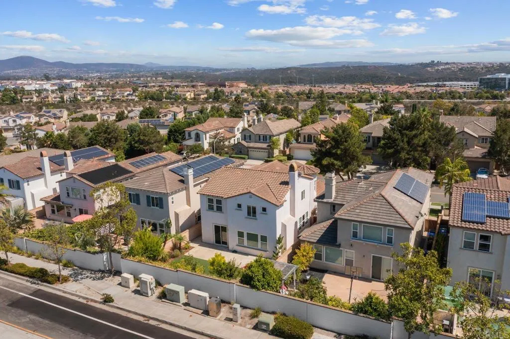 https://cdn.realtyfeed.com/cdn/127/306537826/04a818452f2ace27cb6df9eeb77c00b8.webp