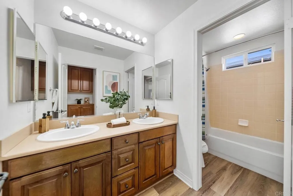 https://cdn.realtyfeed.com/cdn/127/306537826/2e32250faea64b670c604616c98df28d.webp