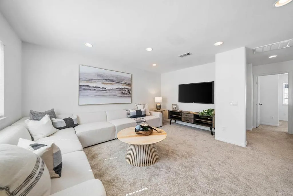 https://cdn.realtyfeed.com/cdn/127/306537826/b125bd2bbe70d0ca3cfa17d4c5ed4b4d.webp