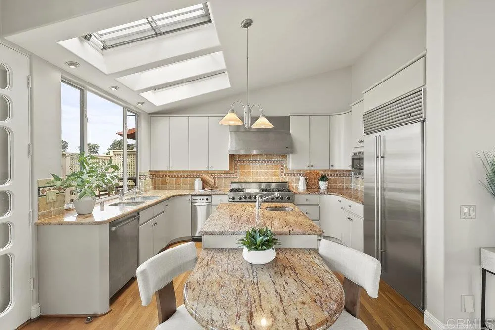 https://cdn.realtyfeed.com/cdn/127/306538026/7ccfc7038dd4a9e98e49a0358182989c.webp