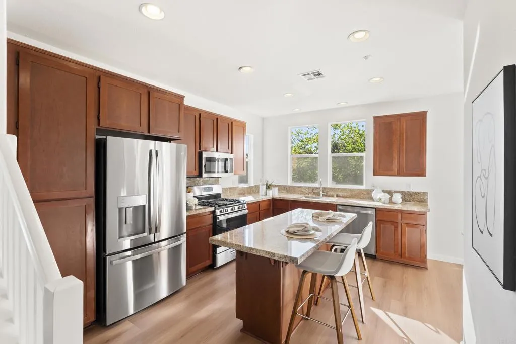 Photo #5: NDP2508785 Listing: Photo #5