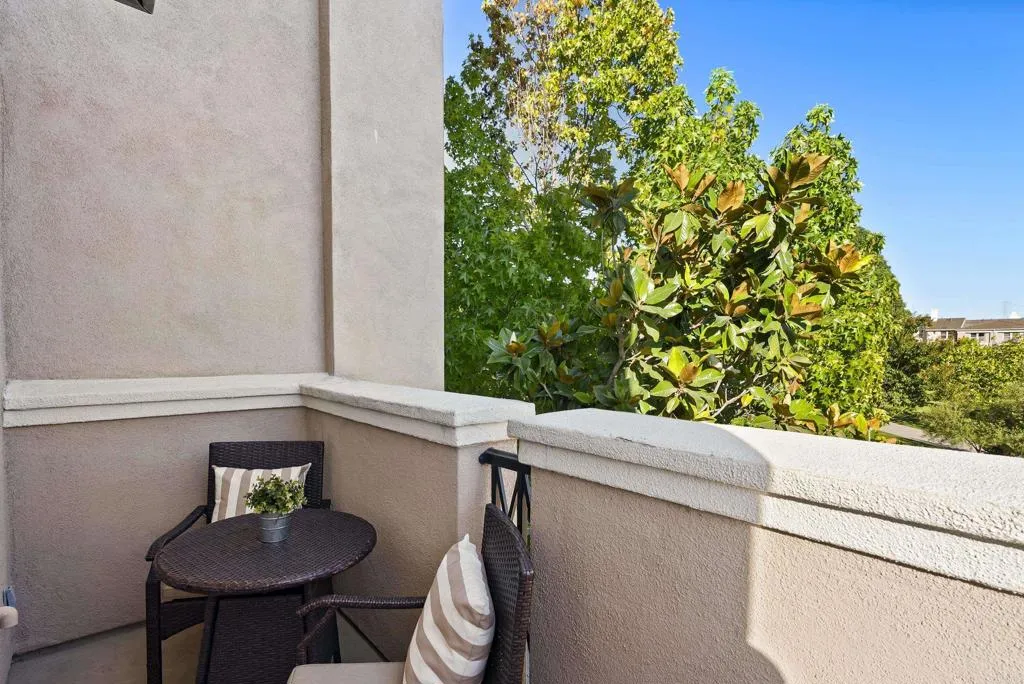 https://cdn.realtyfeed.com/cdn/127/306538168/c2ecec1123ca4524efe0d54b97c6e348.webp