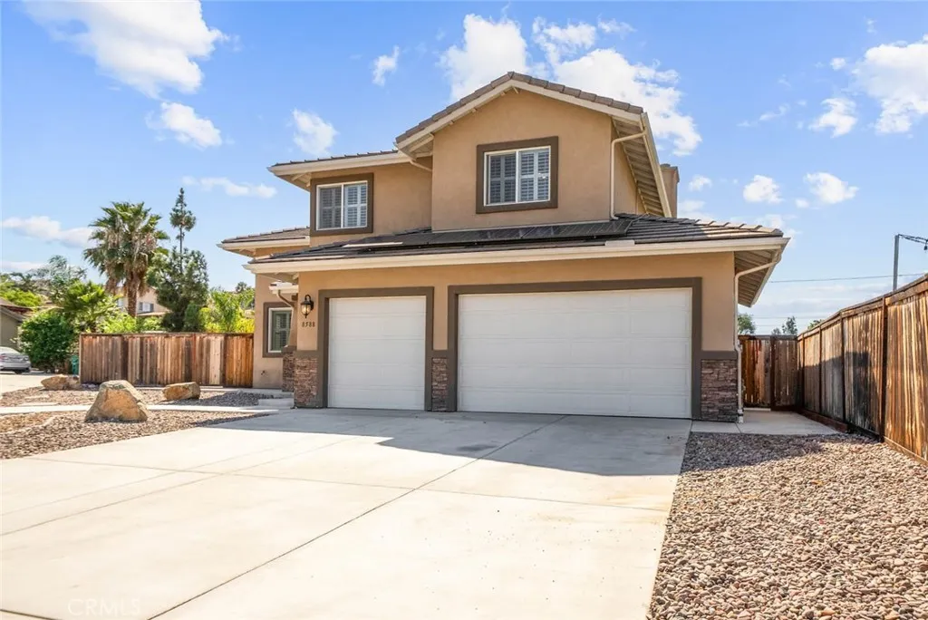 https://cdn.realtyfeed.com/cdn/127/306538216/92891676a48465614b00e888b5c601fa.webp