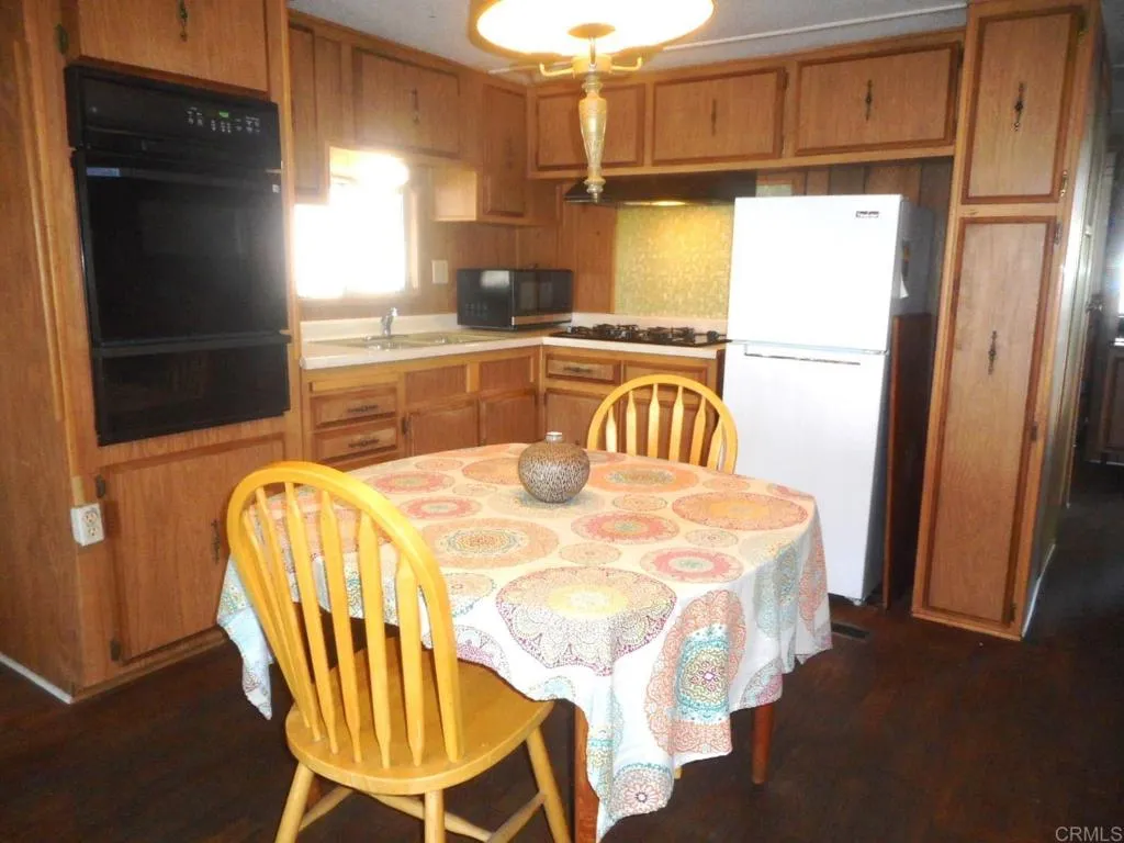 https://cdn.realtyfeed.com/cdn/127/306538323/b0bf8d1dce74c135bddf97fcd487e9da.webp