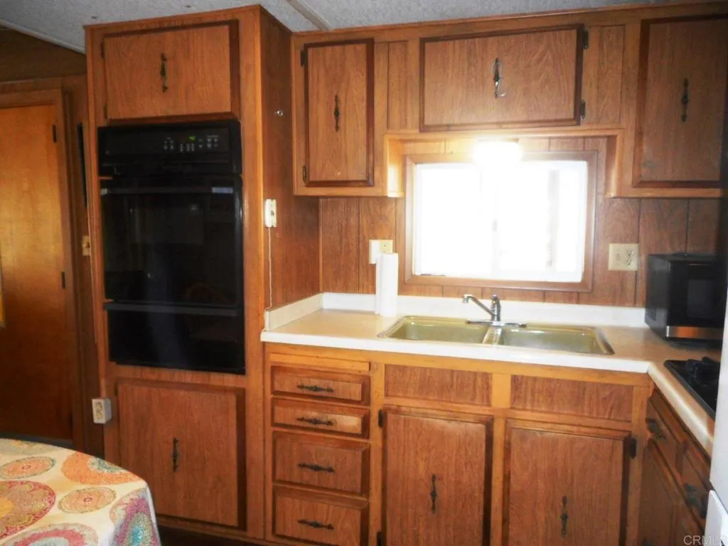 https://cdn.realtyfeed.com/cdn/127/306538323/eb30a88489b1ef00645a954fb917d0d5.webp