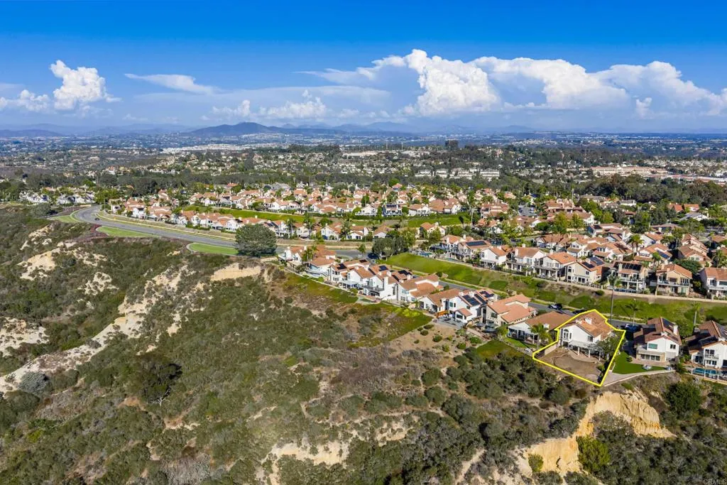 https://cdn.realtyfeed.com/cdn/127/306538392/7150cad1e5851fd6d2f8f06deb5389fc.webp