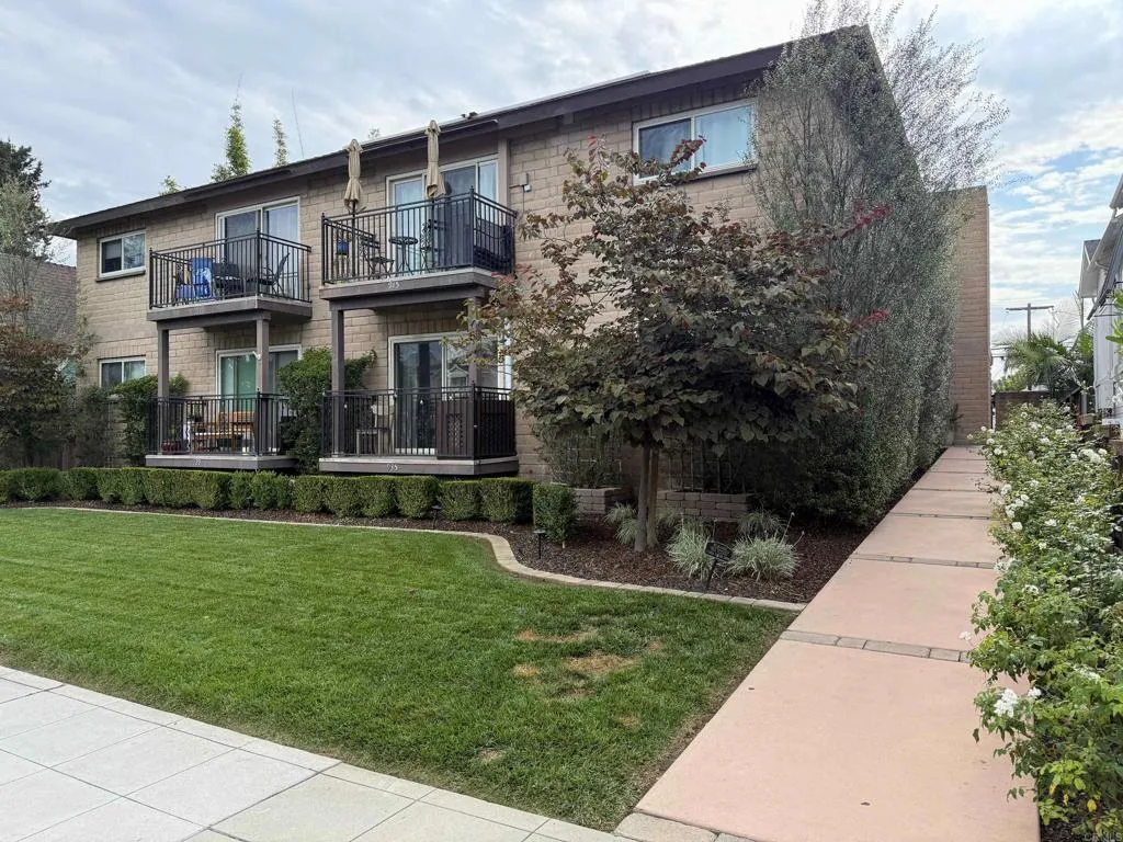 https://cdn.realtyfeed.com/cdn/127/306538447/751f72c6761b5140304890da44e3e6f6.webp