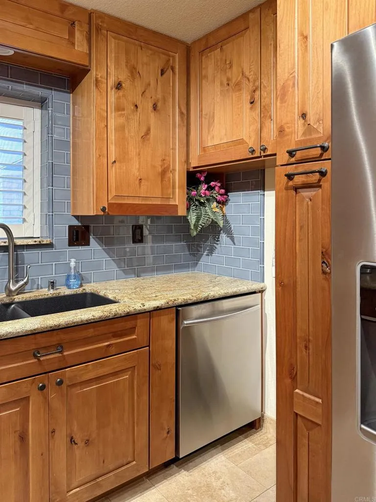 https://cdn.realtyfeed.com/cdn/127/306538447/78ea66b66493f74f3f7833bec2399899.webp