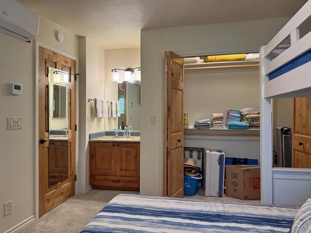 https://cdn.realtyfeed.com/cdn/127/306538447/9db8c985ba372b003ad7711c3b5e41a6.webp