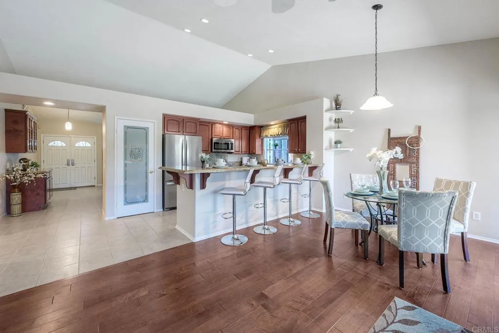 https://cdn.realtyfeed.com/cdn/127/306538591/80c35d5cf0d0c970ff38b219ea4edf51.webp