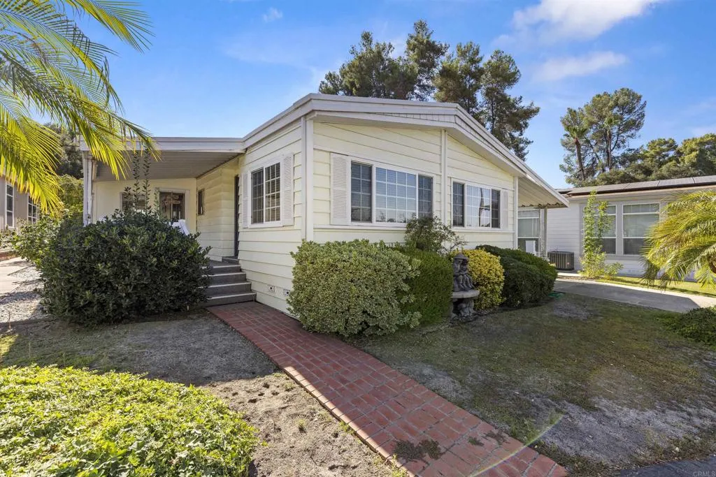 https://cdn.realtyfeed.com/cdn/127/306538717/6b6d8be21ca60e36fe35d2cb26fca271.webp