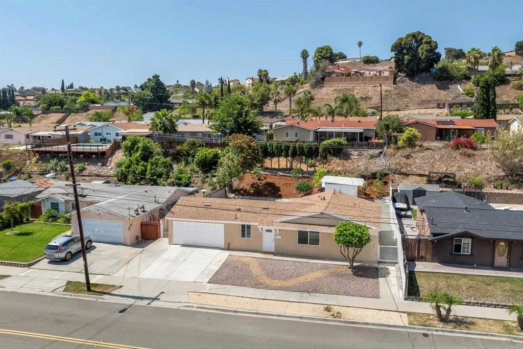 https://cdn.realtyfeed.com/cdn/127/306538870/90d3eecdaab9bdee187874b64e4a766e.webp