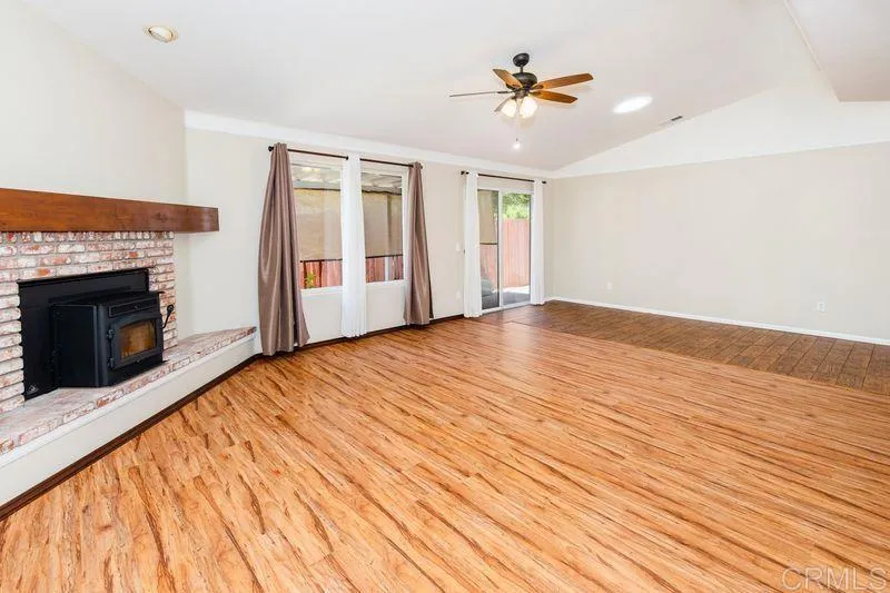 https://cdn.realtyfeed.com/cdn/127/306539017/70cb6da31b7ffd1e2a5ee9e20e86a46c.webp