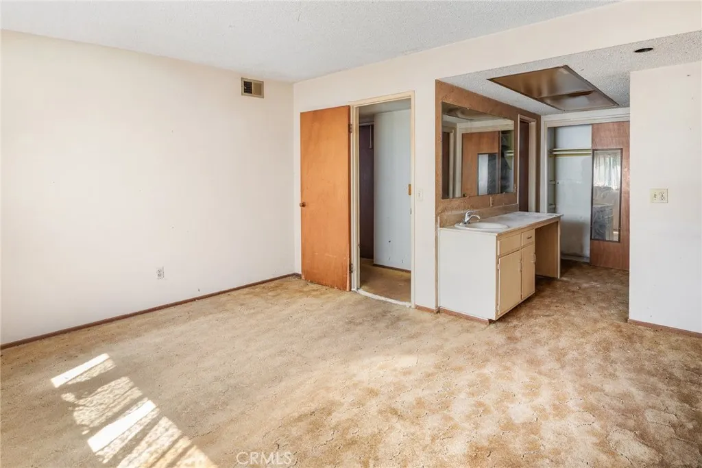 https://cdn.realtyfeed.com/cdn/127/306539078/5cd23de2bc67165cefc2d29dd89a7ce3.webp