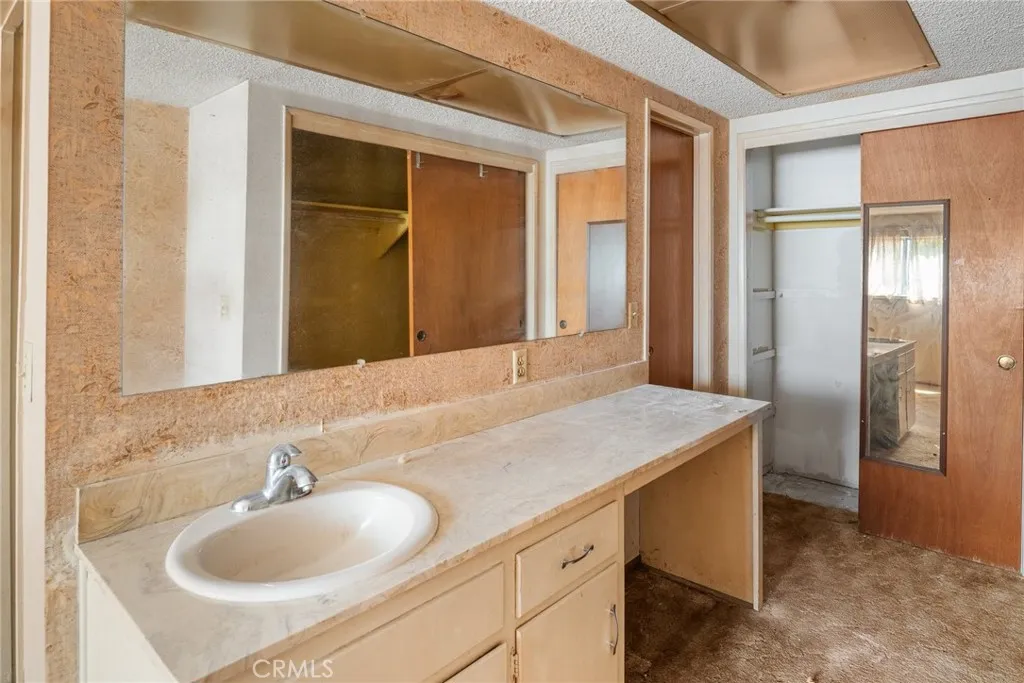 https://cdn.realtyfeed.com/cdn/127/306539078/a29a6c917703d5a8e2acf94000c24ee5.webp