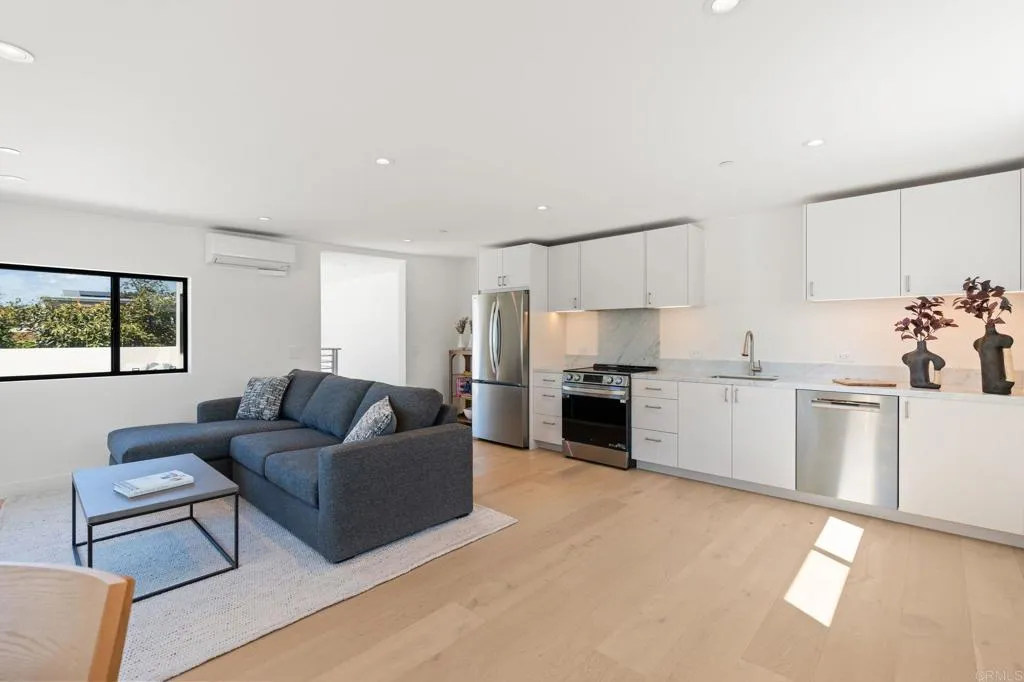 https://cdn.realtyfeed.com/cdn/127/306539087/0073a62004251493fb35df4114622379.webp