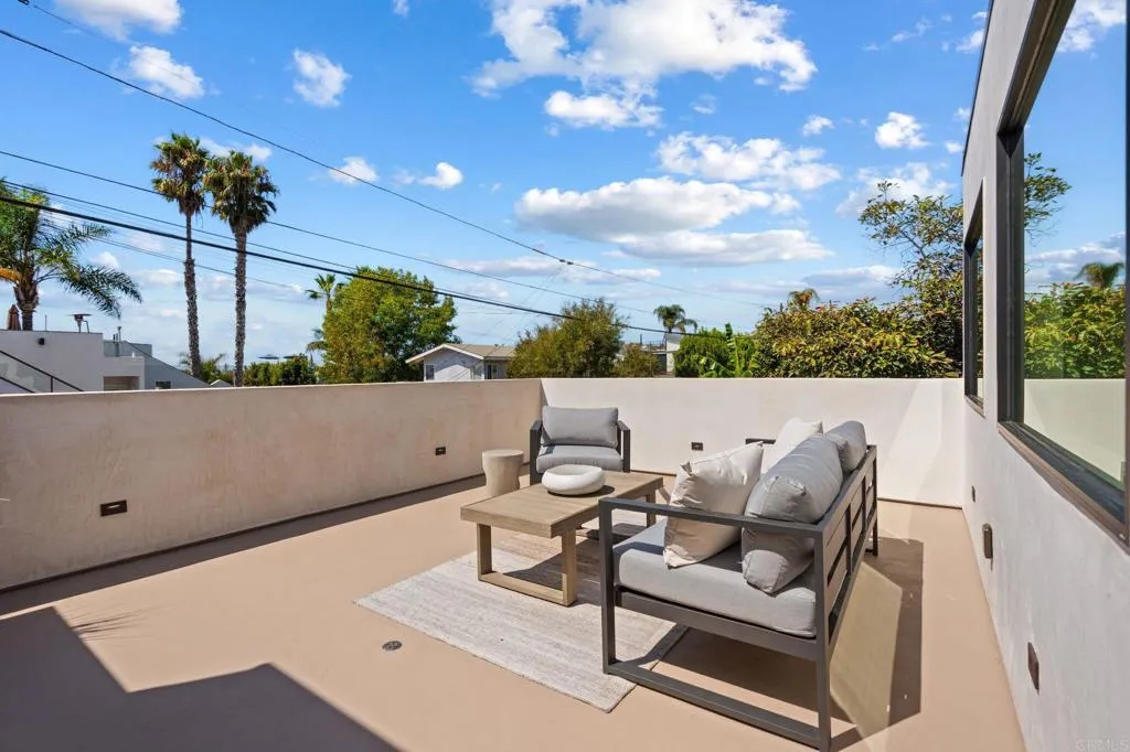 https://cdn.realtyfeed.com/cdn/127/306539087/4364922bbe5c69ce8fbd9c9a609a0dcb.webp