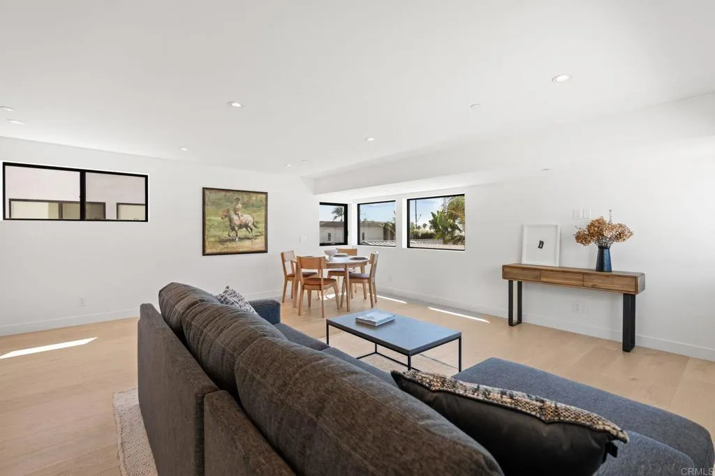 https://cdn.realtyfeed.com/cdn/127/306539087/478658b2b930ca8240102040b86641a1.webp