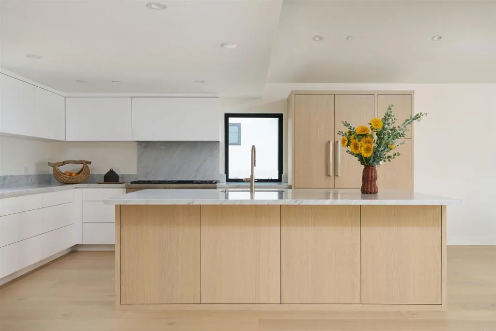 https://cdn.realtyfeed.com/cdn/127/306539087/9473c9528636f413992119110ee1abec.webp