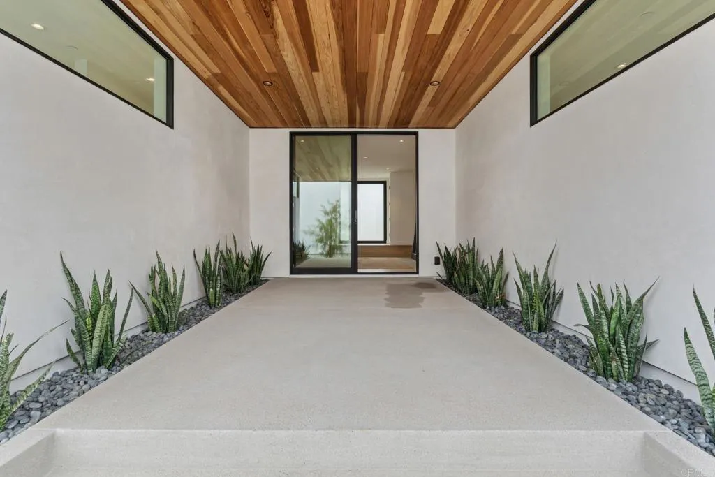 https://cdn.realtyfeed.com/cdn/127/306539087/ae6b223fe2742553e20b23f0afeebdd4.webp
