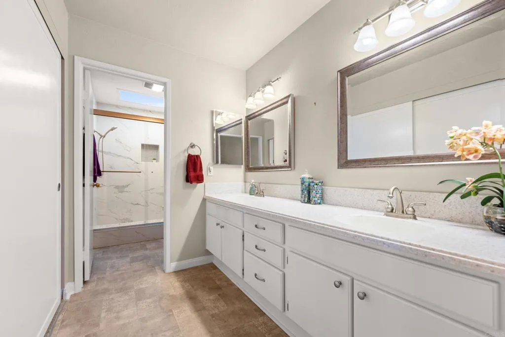 https://cdn.realtyfeed.com/cdn/127/306539164/e480a90f0b9d32dd19d00a8d83a50e78.webp