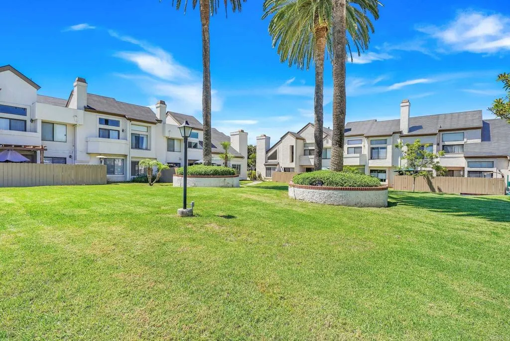 https://cdn.realtyfeed.com/cdn/127/306539209/2106775a3857ff9d18deb406c59682f1.webp