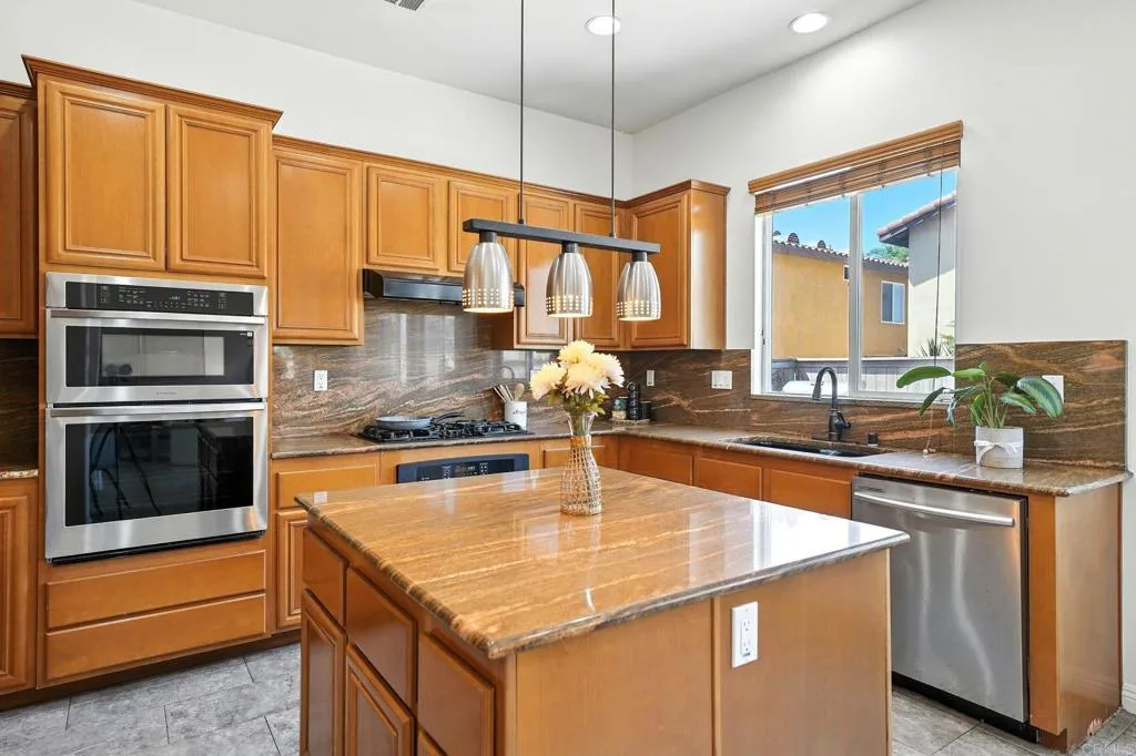 https://cdn.realtyfeed.com/cdn/127/306539395/221e4a3b9eaf146228f7f6fb442b06ec.webp