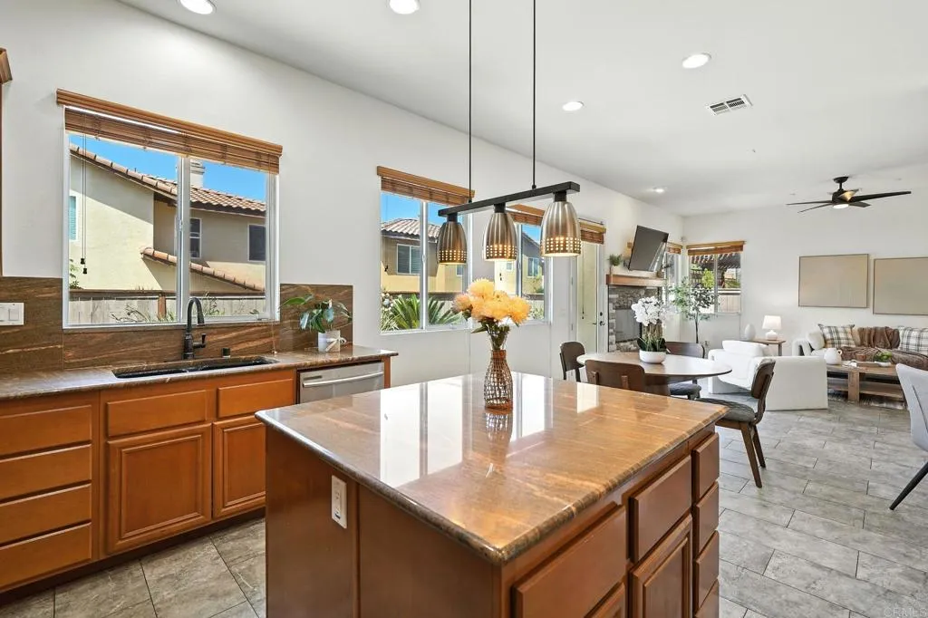 https://cdn.realtyfeed.com/cdn/127/306539395/34fa3b68da2394c48eb58b5e341d0470.webp