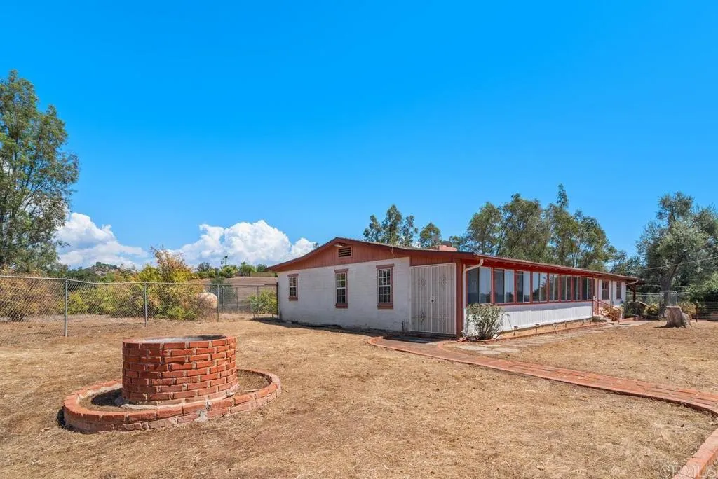 https://cdn.realtyfeed.com/cdn/127/306539502/45176e3bd3a8ab4d21f0a7e6e4faa313.webp