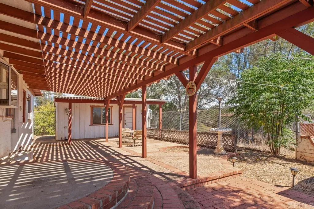 https://cdn.realtyfeed.com/cdn/127/306539502/59cf2f35836bcff6e6f43aa2c220af4c.webp