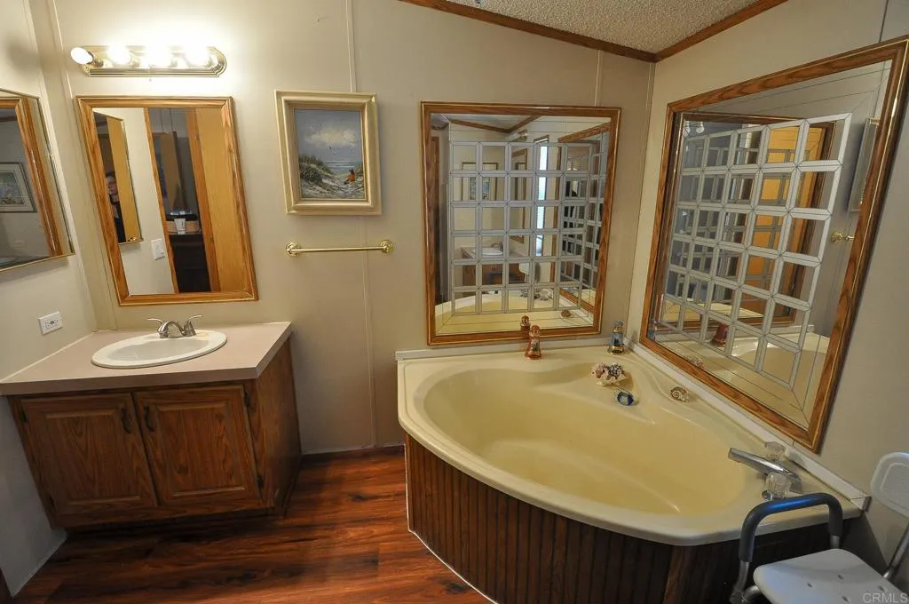 https://cdn.realtyfeed.com/cdn/127/306539563/50093f02adc618245b969982de01c156.webp