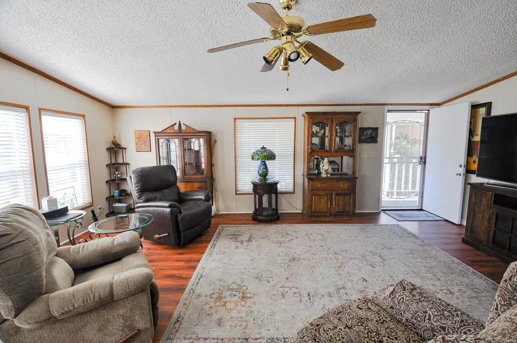 https://cdn.realtyfeed.com/cdn/127/306539563/cf77469796c631c7e5aad53851253500.webp