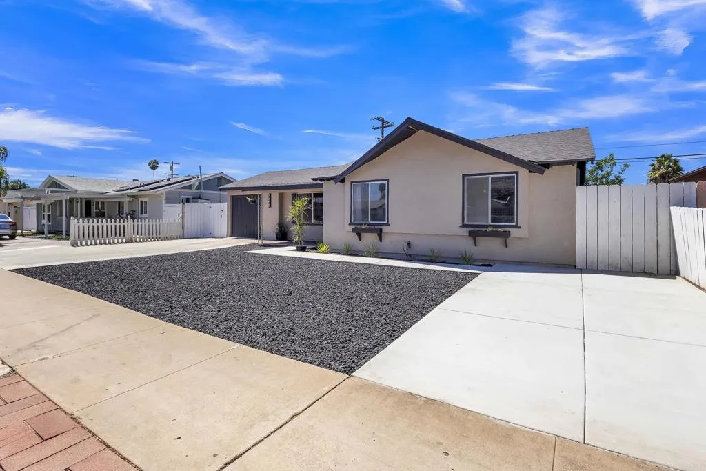 https://cdn.realtyfeed.com/cdn/127/306539567/64f072dc66838fd04198d927aa82fd70.webp