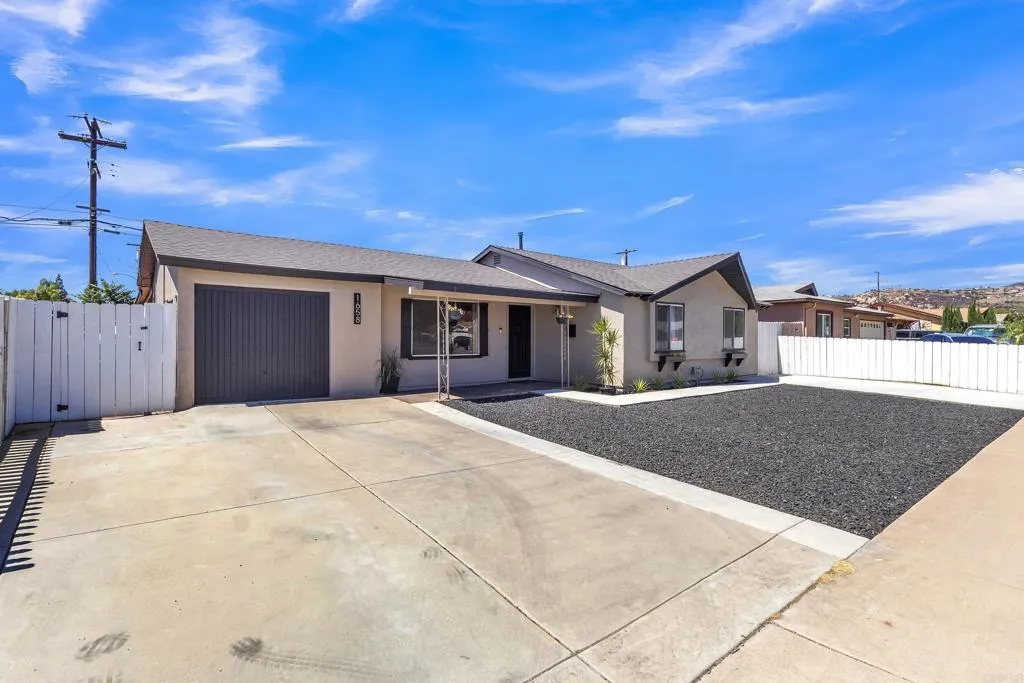 https://cdn.realtyfeed.com/cdn/127/306539567/84346c5e02075cae4d9990c565afe343.webp