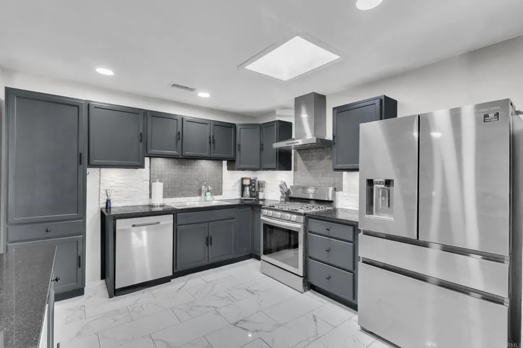 https://cdn.realtyfeed.com/cdn/127/306539567/9c9f03e6238e3d8ff3d4e2402153677e.webp